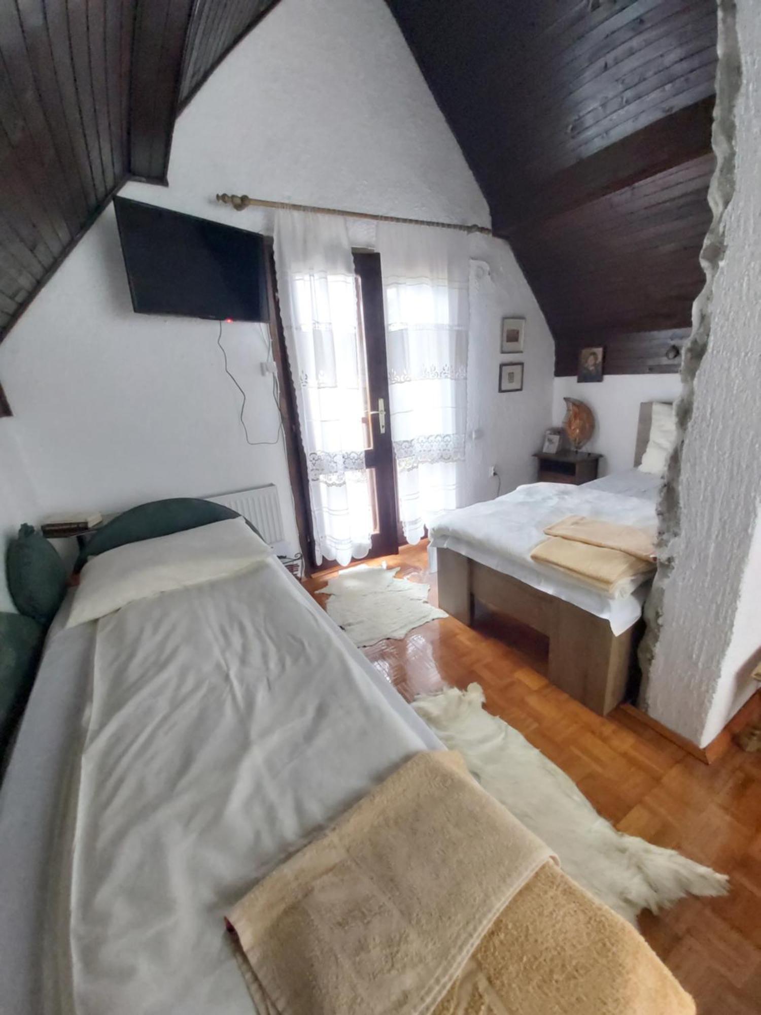 Guesthouse Bajka Vinci Cameră foto
